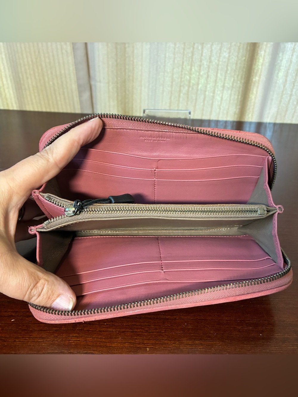 Bottega Veneta Pink and Burgundy Intrecciato Zip Wallet - Picture 4 of 14